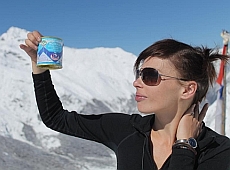 Карпа у Гімалаях смокче згущене молоко