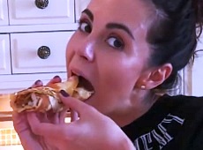 #Масляначелендж: Каменських показала, як уперше готувала дієтичні млинці