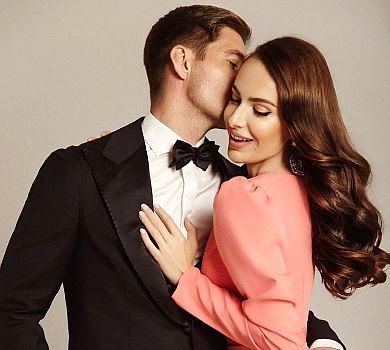 Остапчук показав пристрасні танці з коханою, а вона згадала про запах жінки