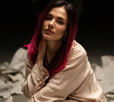 Сльози і пісні: MamaRika присвятила щемкий кліп тим, хто чекає на коханих захисників. ВІДЕО