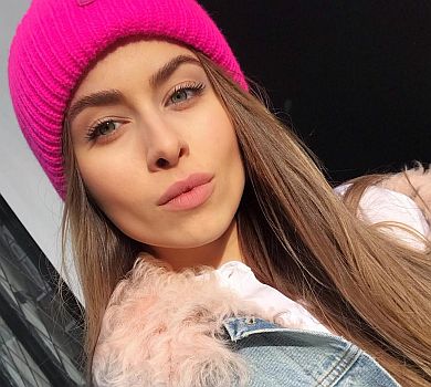 Білий пухнастик та єдиноріг: онука Ротару показала своїх улюбленців