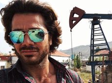 Чоловік Білик показав батьківщину, де блукав по смітниках, і його кусали