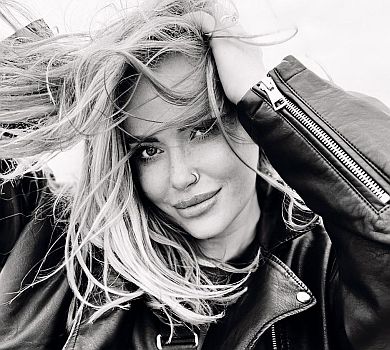 Камінська показала оновлену зачіску та як бореться з другим підборіддям. ФОТО