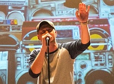 Бумбокс зняли Голого короля на килимі та оголосили тур. ФОТО