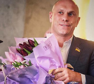 Весна прийшла: як Кива у Раді до жінок із тюльпанами під’їжджав. ВІДЕО 