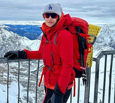 Пробивали шлях самотужки: жінки мера Філатова підкорили найвищу гору Німеччини. ФОТО