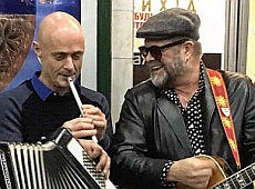 Гребєнщиков заспівав у київському метро. ФОТО. ВІДЕО