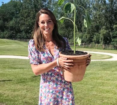 Міддлтон у сукні за $220 голіруч покопирсалася в землі