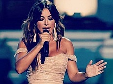 Лорак у різних сукнях заспівала на концерті колеги у Петербурзі. ФОТО