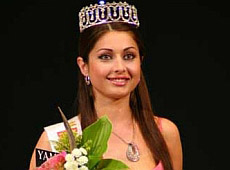 Ярославський вперше показав молоду дружину. ФОТО