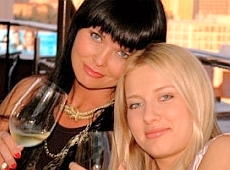 Ассія Ахат, Білик і Горбачова відправляють дітей на шашлики до Нікітіна