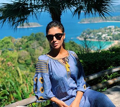 Дімопулос у Таїланді осідлала мокрого ссавця. ФОТО