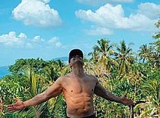 Тищенко показав свою оголену кулінарію у Таїланді. ФОТО 