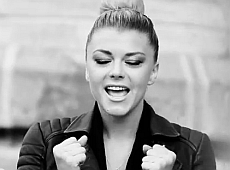 Блохіна з бойфрендом зняли кліп та стали на бік народу. ВІДЕО