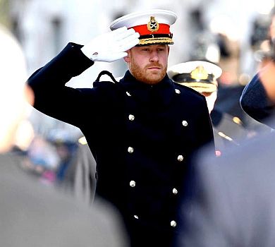 Житиме не в палаці: стало відомо про прибуття принца Гаррі до Британії