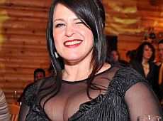 Писанка може бути і черницею, і феєю з бару, і на шпагат сісти