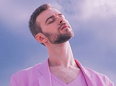 Барських у новому ВІДЕО стрибнув з трампліна у рожеву жижу