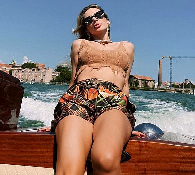 Лобода похизувалася стрункою фігуркою в топі та куценьких шортах. ФОТО 