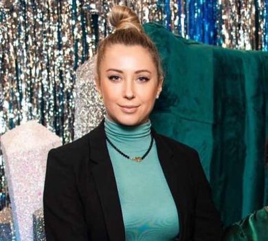 Тоня і дві Ніни: дівчата Матвієнко попозували утрьох на зеленому оксамиті 