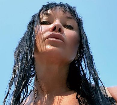 55-річна Ахат посвітила тілом в купальнику на хорватському відпочинку