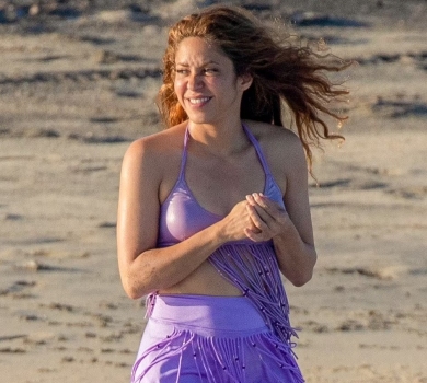 Шакіра після розриву з Піке показалася з синами на мексиканському пляжі