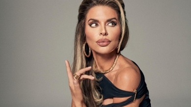 У бікіні та ланцюгах: 59-річна зірка Району Мелроуз епатувала гарячим фото