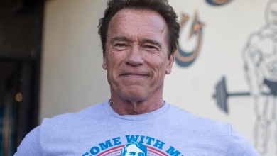 Уродженець Бучі подарував Шварценеггеру вишиванку