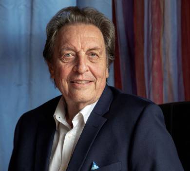 Батько Ілона Маска зізнався, що має незаплановану дитину від прийомної дочки