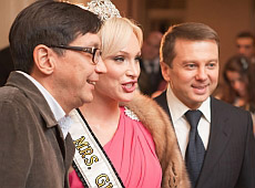 Син Азарова з Нагорним збирали гроші на фільм Кончаловського