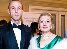 Дружина депутата Тимошенко пішла на бал у діамантах і смарагдах