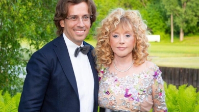 Пугачова в сексі-міні посвітила ніжками на честь ювілею кохання з Галкіним. ФОТО 