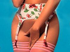 Настя Каменських знову роздяглася. Тепер з ланцюгами. ФОТО