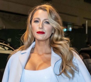 Блейк Лайвлі засвітила звабливе декольте на Тижні моди у Нью-Йорку. ФОТО