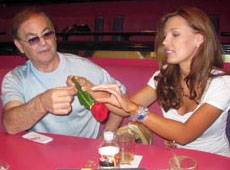 Ніколаєнко з чоловіком повели екс-ВІА-Гру до Коперфільда