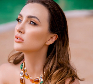 Різатдінова топлес на пляжі розказала про місяць розчарувань