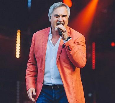 Меладзе у джинсах та зі старими хітами виступив на Atlas Weekend