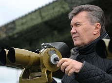 Янукович з коханкою переховуються у Сочі? 