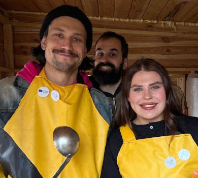 Великодні кошики і пісні: як Kazka з Каднаєм літніх людей годували. ФОТО