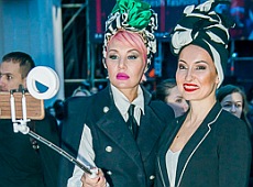 Ukrainian Fashion Week: Дімопулос в хутрі, фалоси та Вольнова з селфі-палицею 