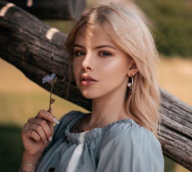 Приготуй собі пакет: зірка Школи Кондратенко дала поради окупантам у новій пісні. ВІДЕО 