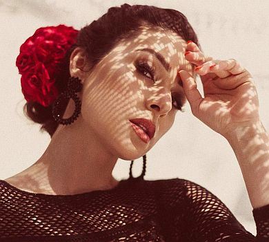 Огнєвіч у плетеному платті вдала з себе кіногероїню Белуччі