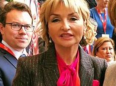 Канадські пригоди Ірини Луценко: рожевий бант і смачний путін