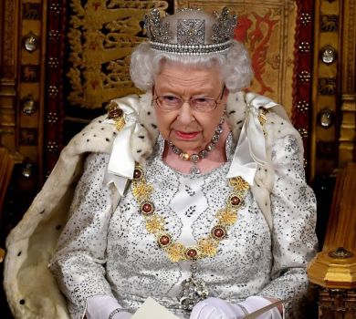 Королева Єлизавета вирішила відмовитися від натурального хутра