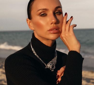 Учасниця Холостяка Варлей в купальнику і з мушлею показала, як її бачить чоловік