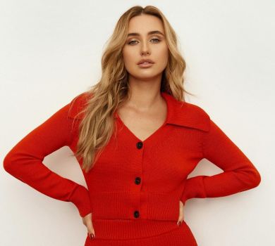 Дружина Тищенка засвітила тендітну фігурку в одязі власного дизайну 