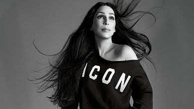 73-річна Шер із голим плечем знялася для відомого бренду