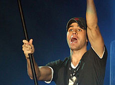 Іглесіас влаштував статевий акт на сцені