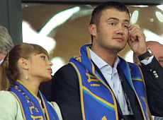 Як Януковичі з Ющенками і зірки на футболі вболівали