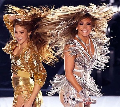 Super Bowl 2020: Фірмові танці Шакіри та Лопес на пілоні і з дочкою