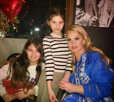 Мої безстрашні: Камалія похвалилася успіхами 9-річних доньок у їзді верхи